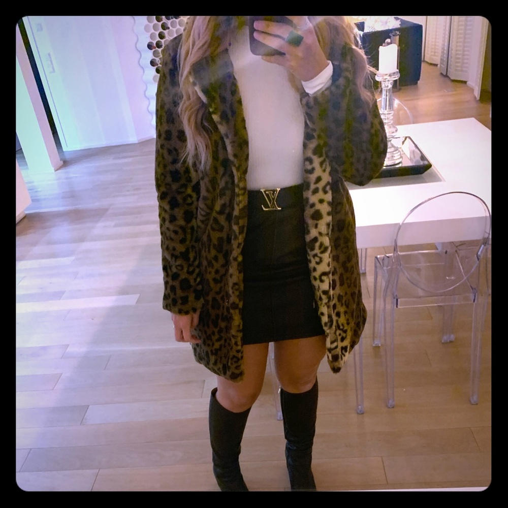 Faux fur leopard coat in perfect conditions